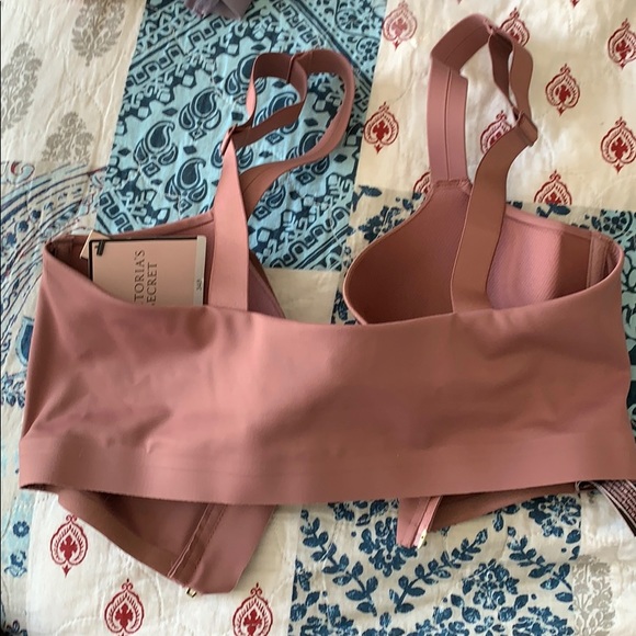 Victoria Secret Front Close Sports Bra - Picture 6 of 11